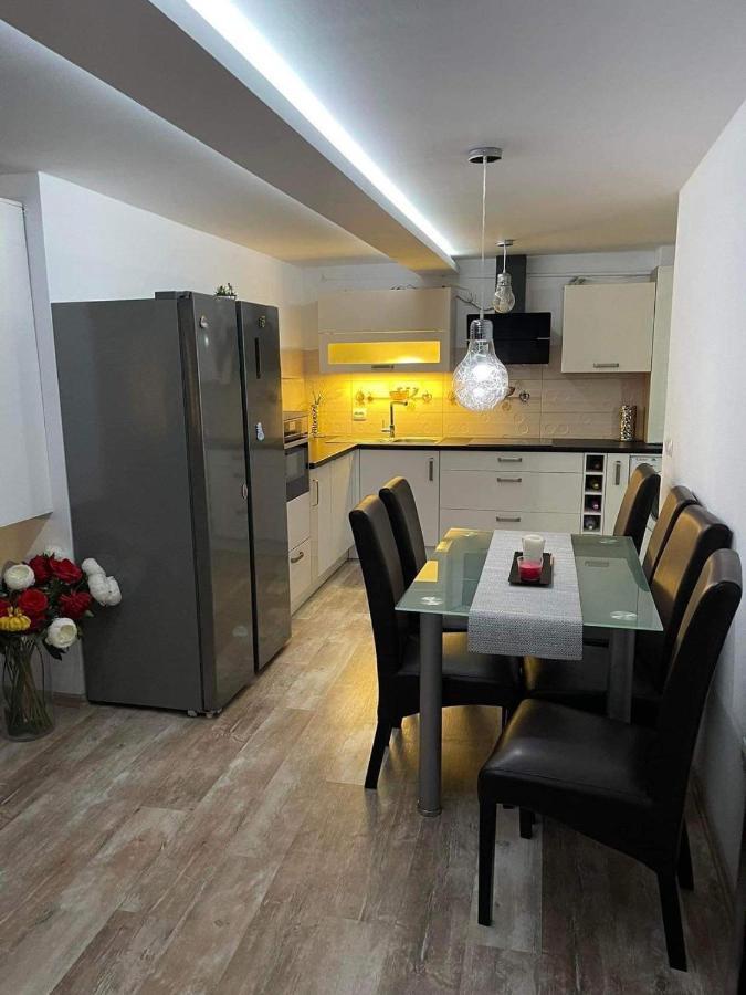 Apartament Ema Bistriţa Exteriör bild
